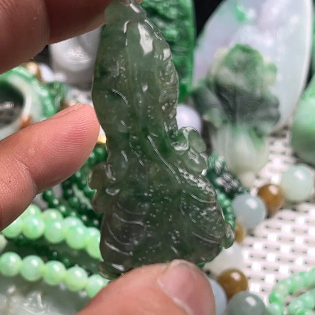 墨***白翡翠挂件未镶嵌翡翠