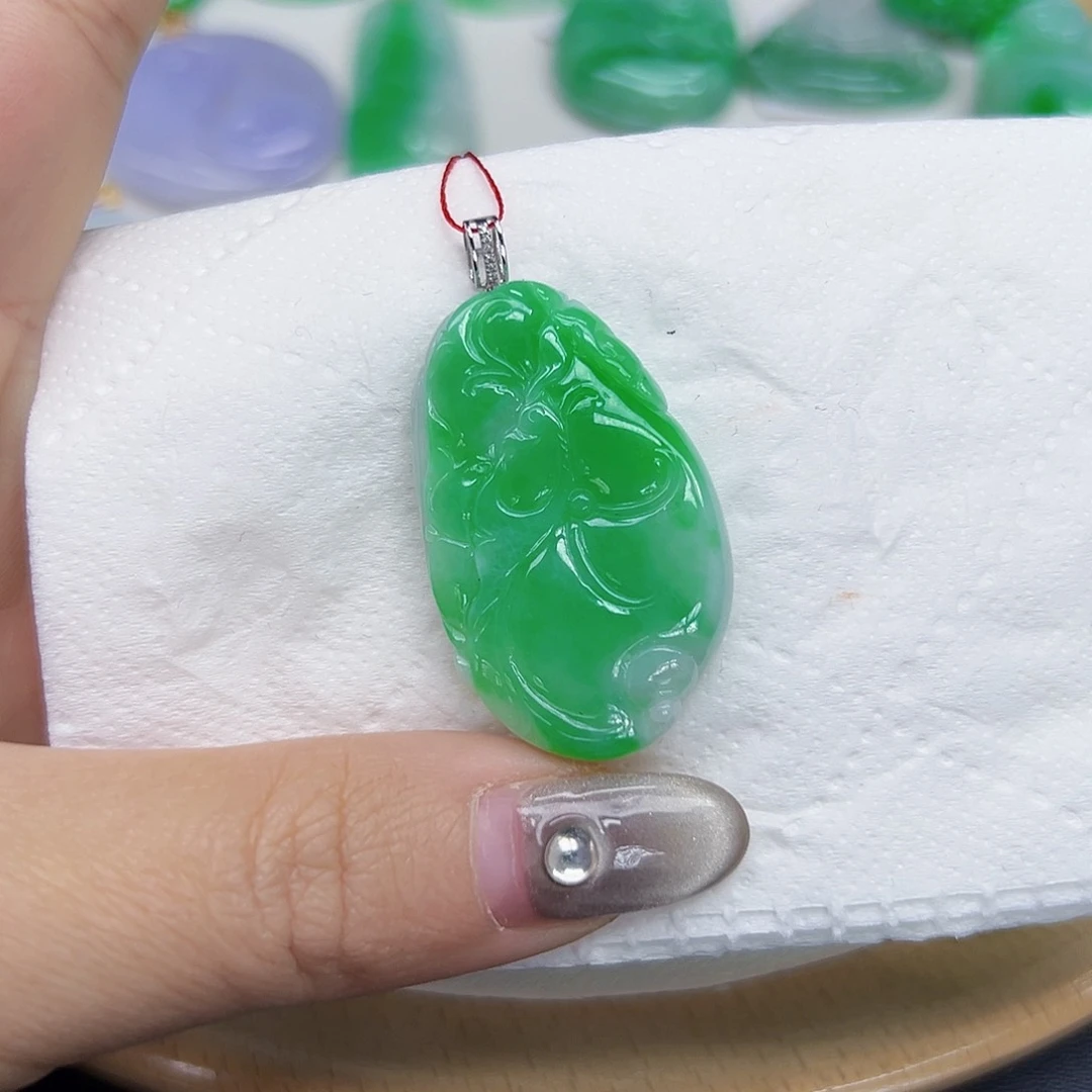 翡翠颈饰18K金镶嵌天然Ａ货翡翠