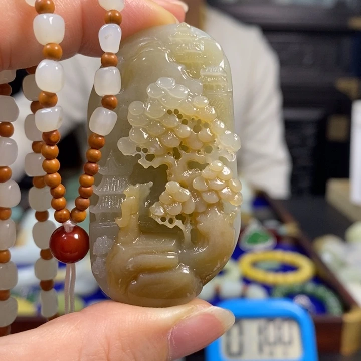 潇***潇和田玉未镶嵌颈饰