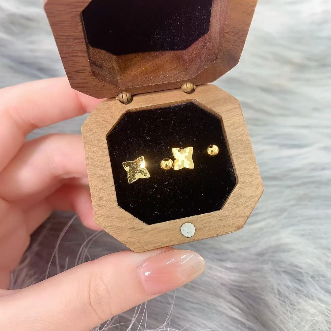 【伟新源】足金999 5G工艺 U型四角星2.16克