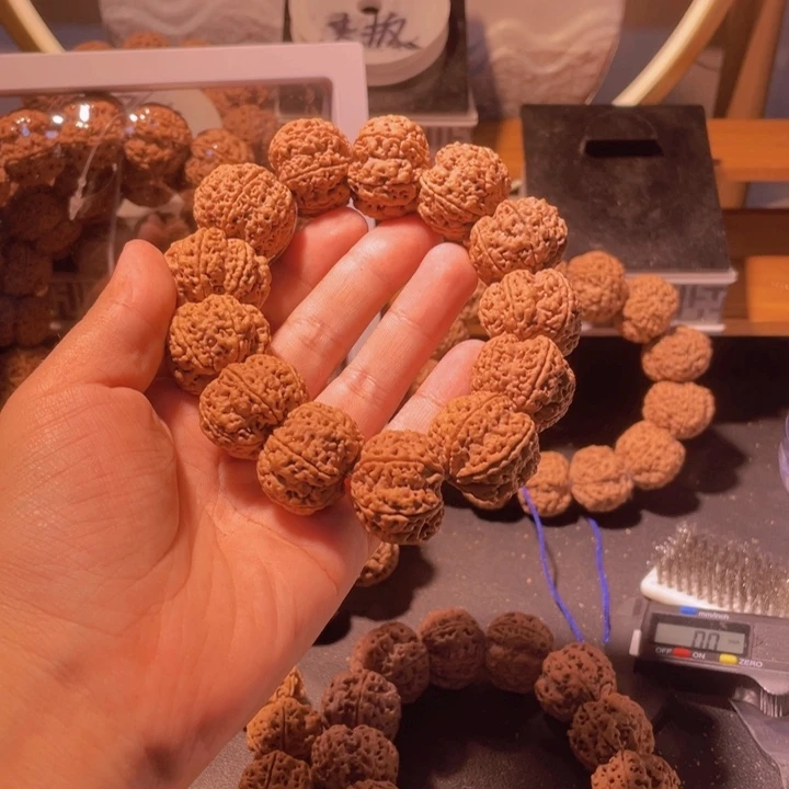 哈***撒手串金刚菩提这个