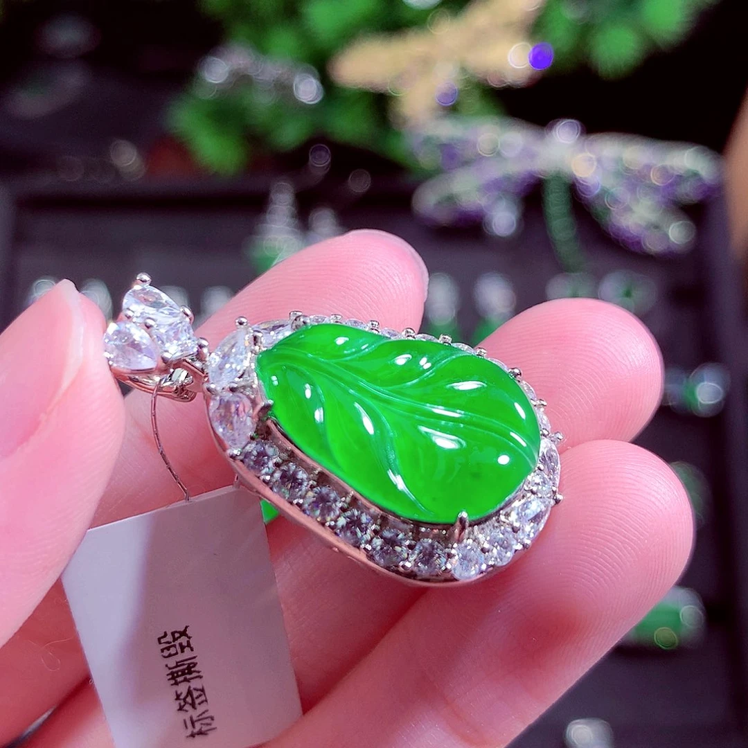 颈饰未镶嵌翡翠天然