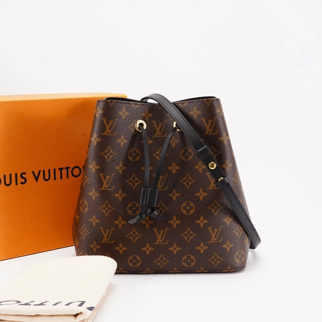 95新 LouisVuitton/路易威登 【诗诗】黑水桶包/BG22000733