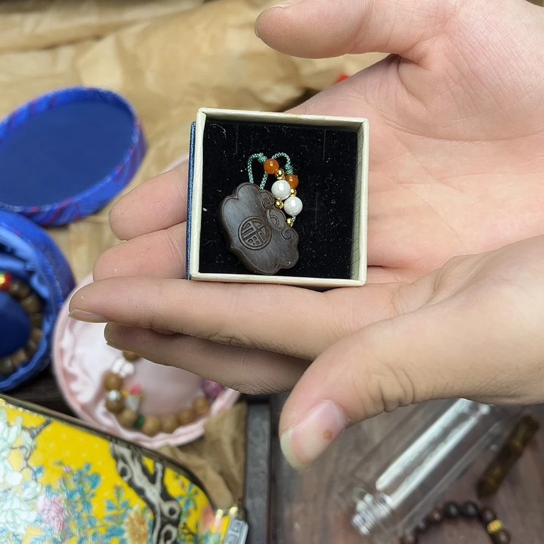 大叶紫檀（黑酸枝木类）