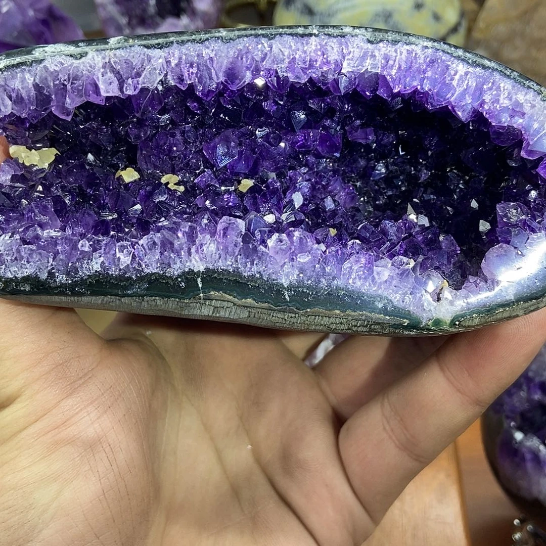 紫晶未镶嵌大型摆件（非配饰）