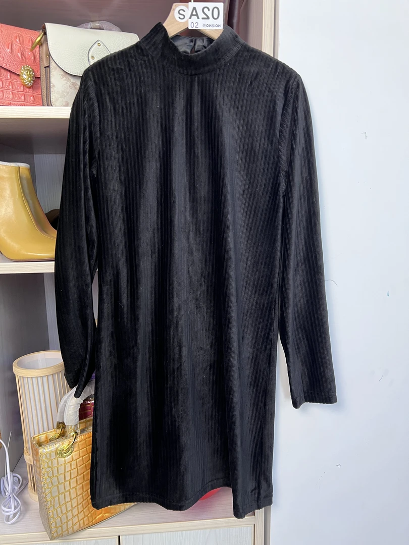 [A02]净版圆领丝绒个性连衣裙