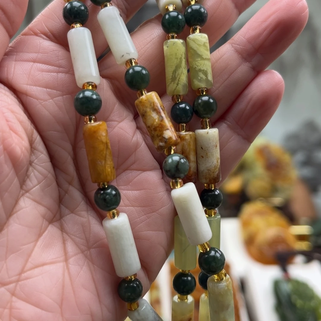 武***翰岫玉未镶嵌颈饰链子