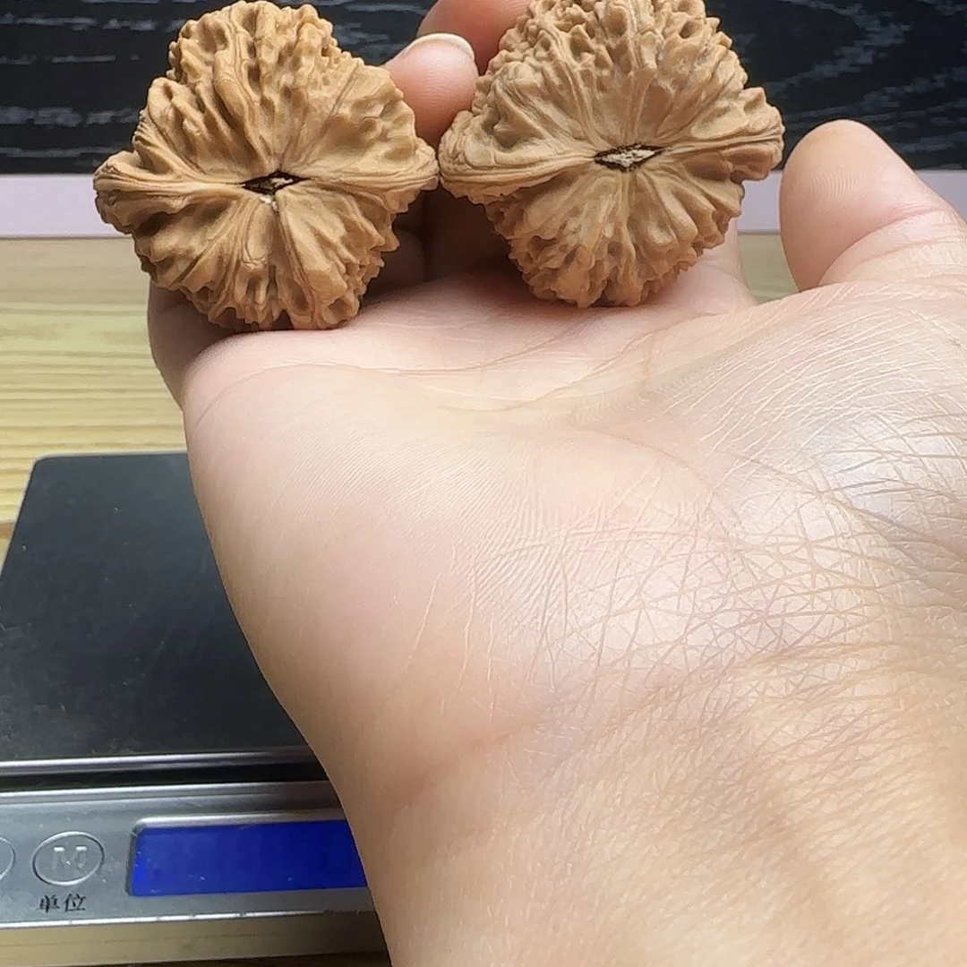 鸿***运桃核吊坠核桃核桃