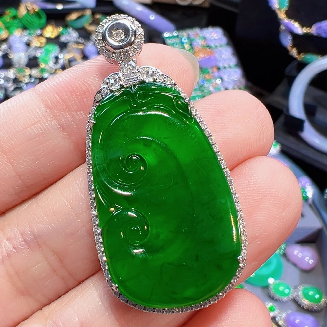 翡翠18K金镶嵌颈饰签收后24小时鉴赏期