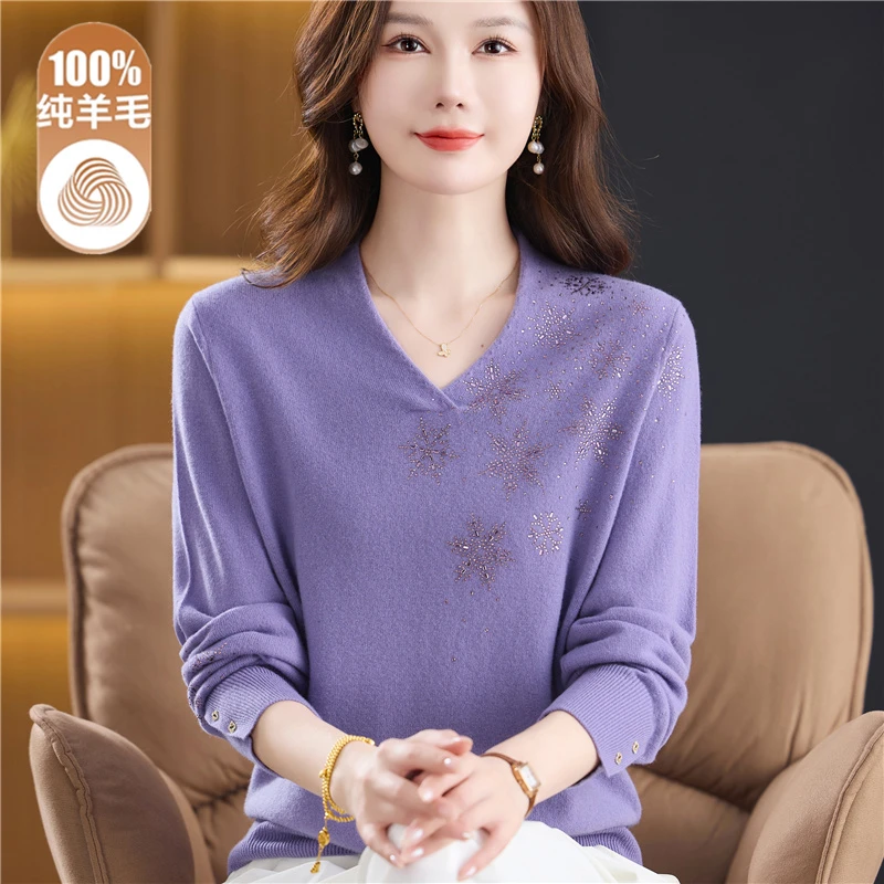 妈妈洋气100纯羊毛衫中老年女秋冬装v领毛衣打底衫中年人宽松上衣