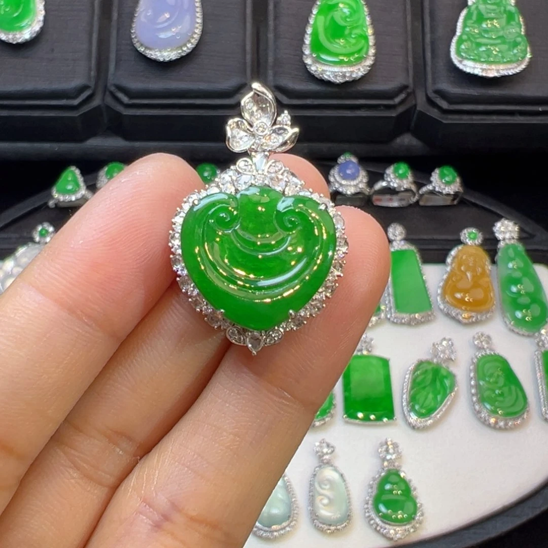 翡翠颈饰18K金镶嵌收到货48小时鉴赏期