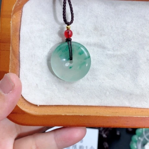 石英质玉手镯未镶嵌开***。