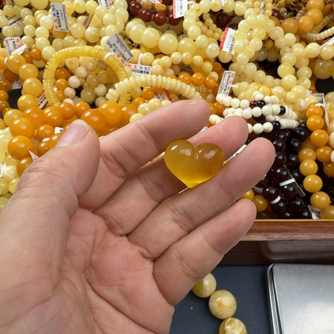 琥珀未镶嵌珠宝奇石
