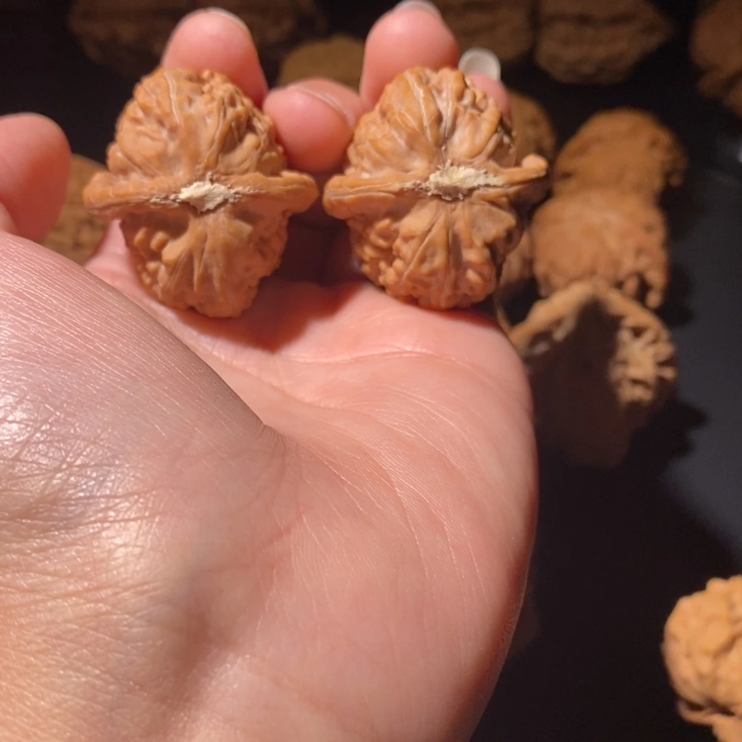 W***³吊坠文玩核桃红莲