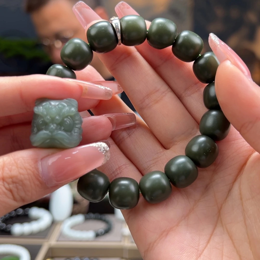 手串未镶嵌和田玉猫*王沙枣青13毫米老型