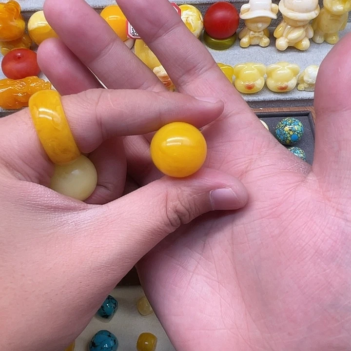 琥珀未镶嵌裸石鸡油黄单珠