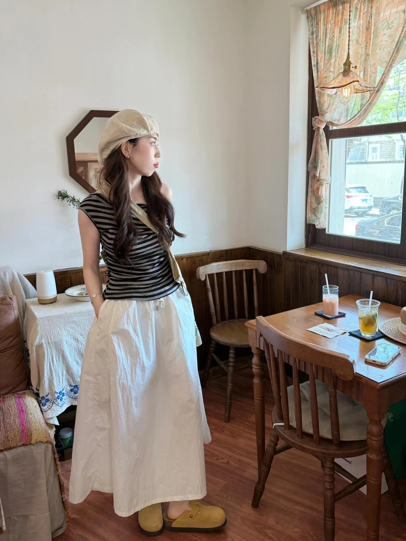 韩版复古设计感撞色条纹短袖T恤女修身显瘦一字肩上衣半身裙套装