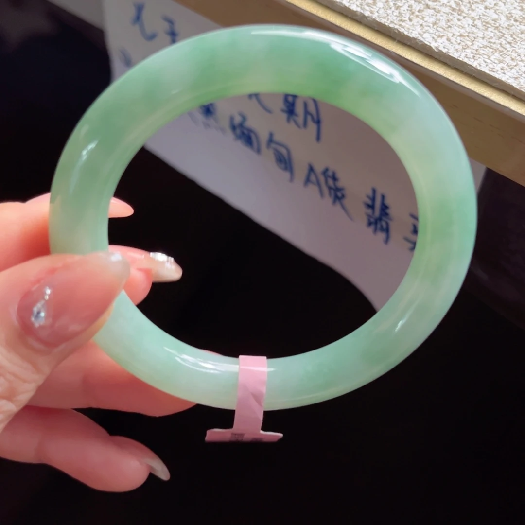 翡翠未镶嵌手镯手镯