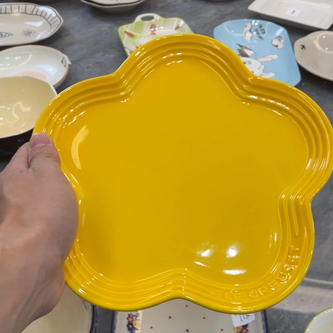 陶瓷微瑕餐具介意勿拍，满18飞！