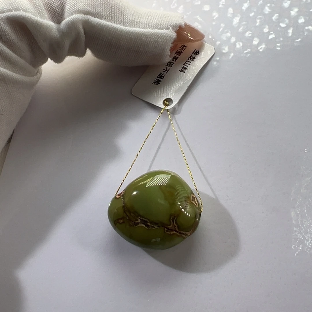 绿松石未镶嵌挂件