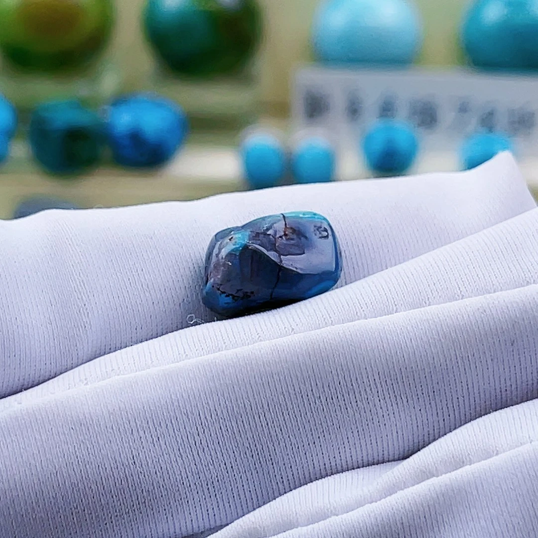 绿松石颈饰未镶嵌爱***人