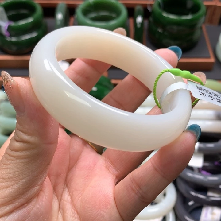 【闪购商品】未镶嵌手镯和田玉5