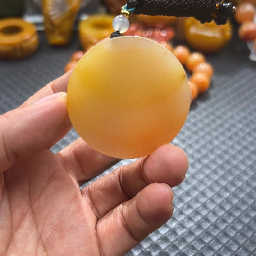 石英质玉未镶嵌颈饰