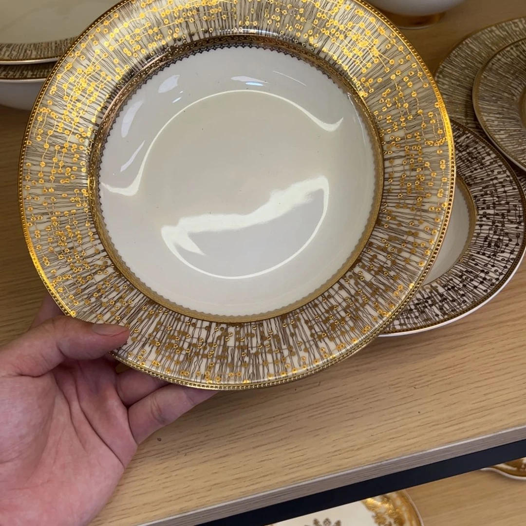 瓷片9寸草帽盘两个一单尾单