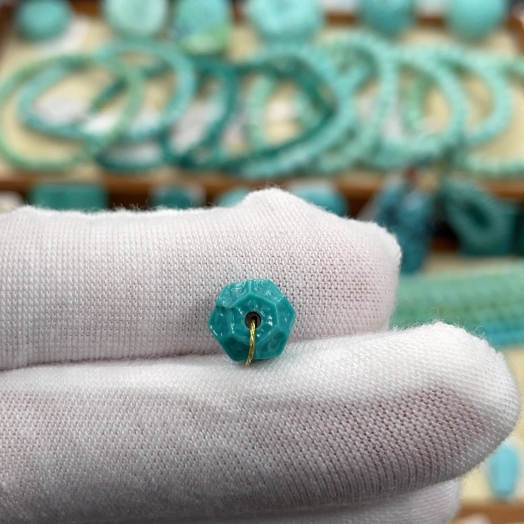 绿松石未镶嵌挂件