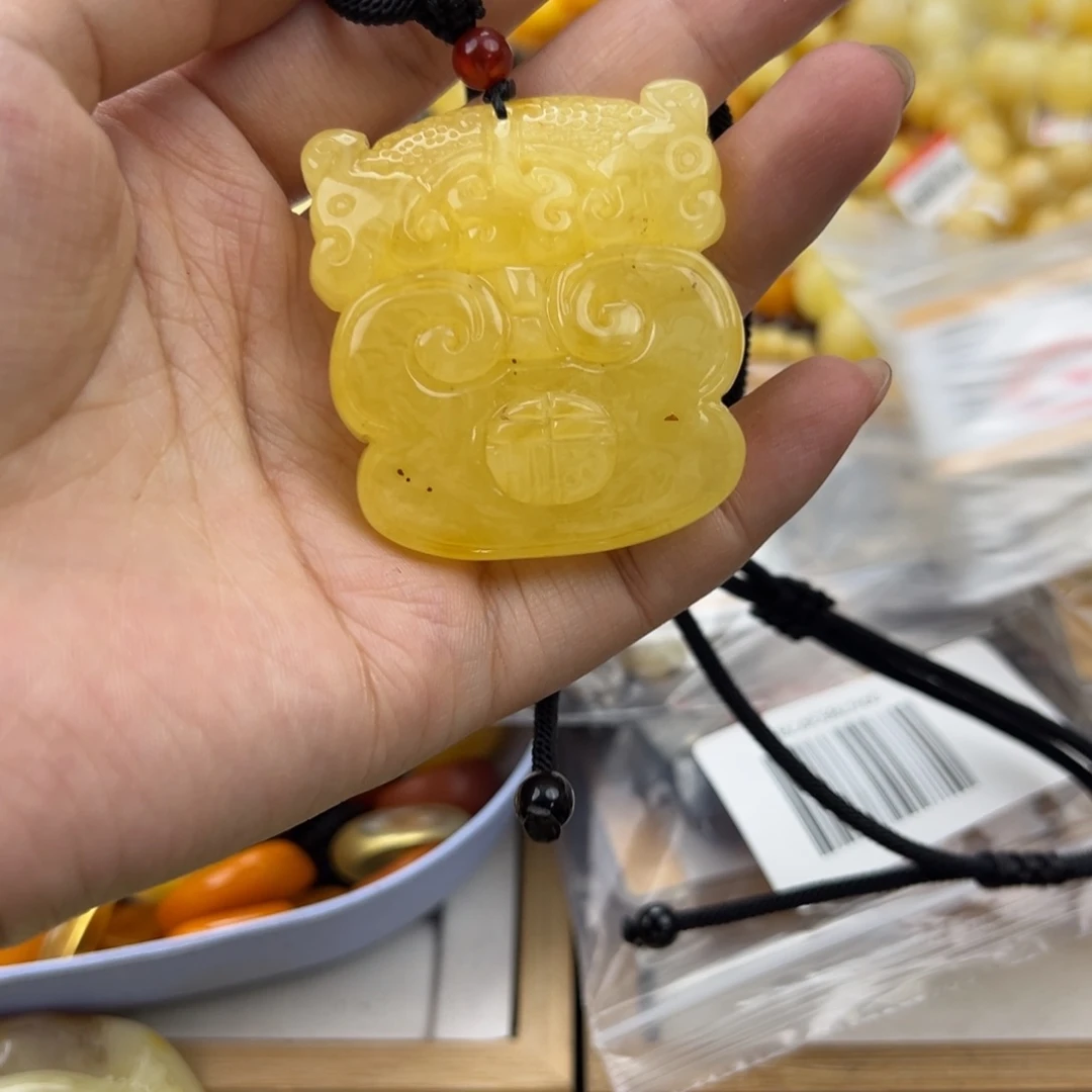 琥珀珠宝奇石未镶嵌