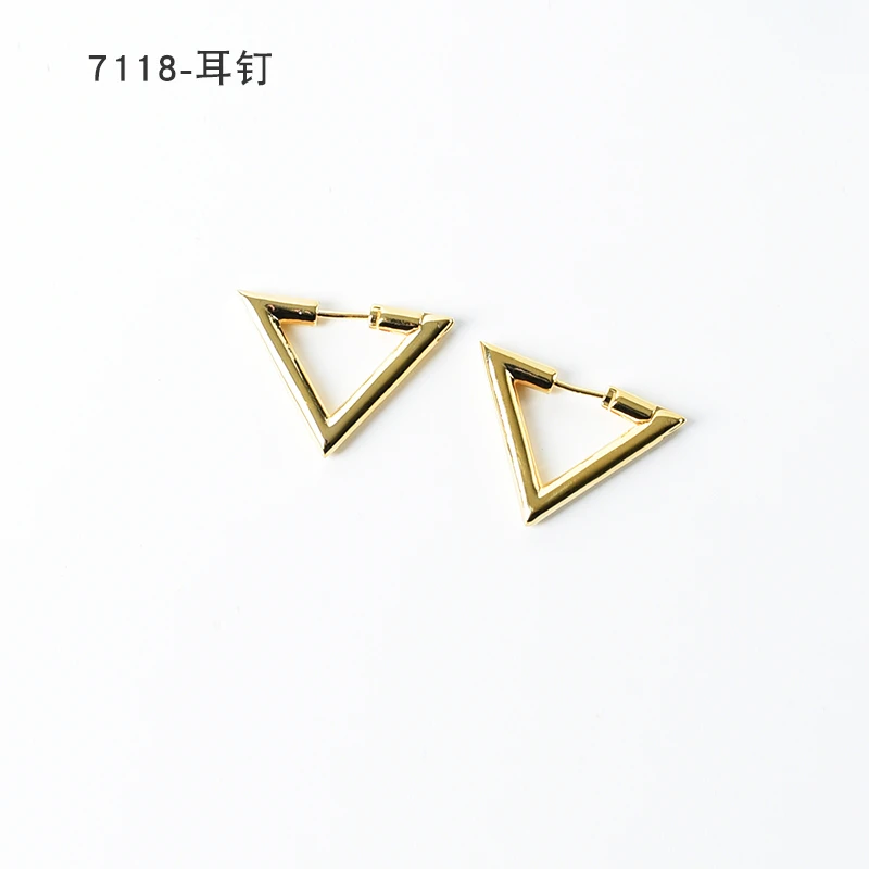 铜合金耳饰 时尚气质轻奢耳环新款小众设计高级感耳钉耳饰～7118