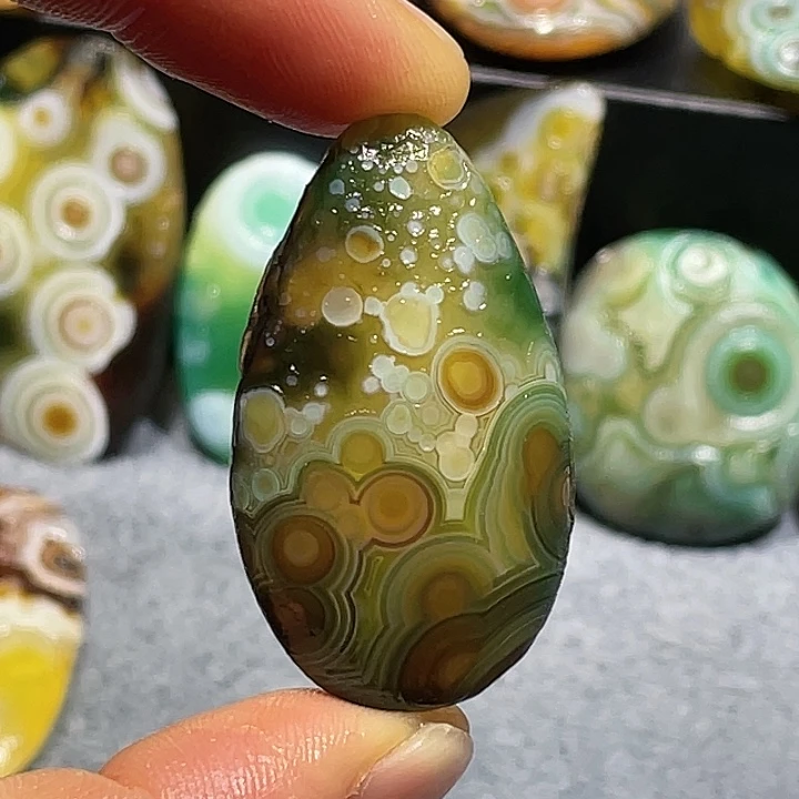 玛瑙/玉髓未镶嵌珠宝奇石