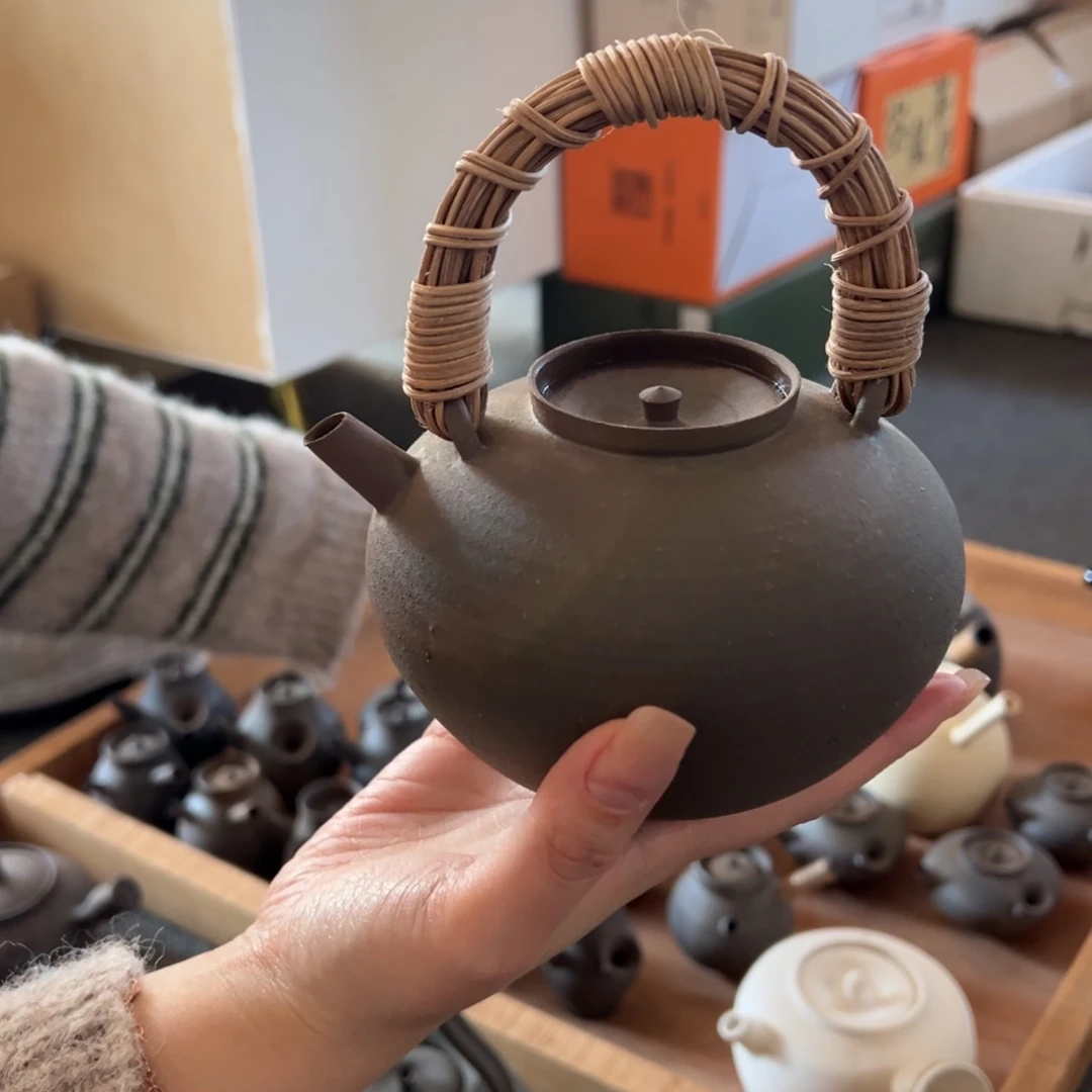 陈****陶柴烧藤提梁600cc