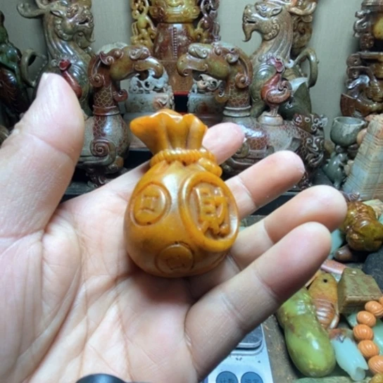 未镶嵌和田玉摆件