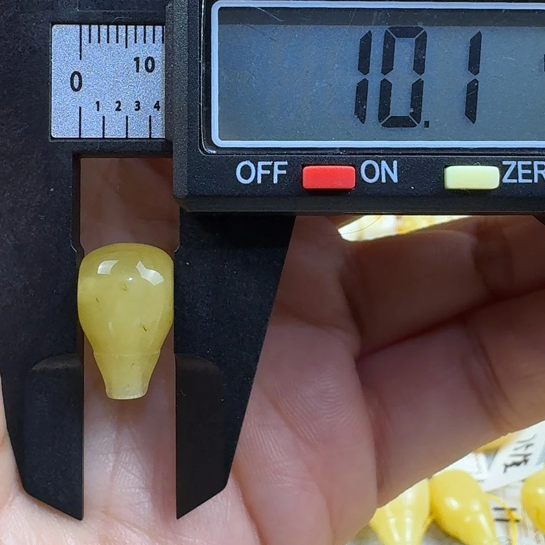 蜜蜡未镶嵌裸石15杂