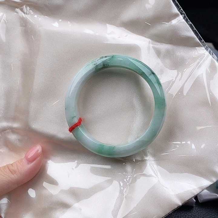 翡翠手镯未镶嵌99