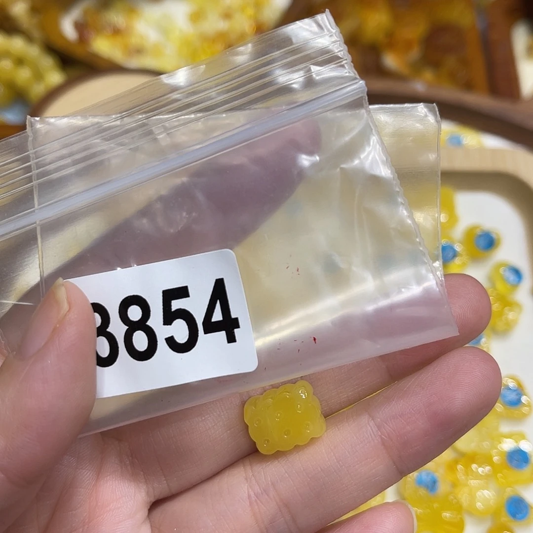 旅***者琥珀未镶嵌珠宝奇石