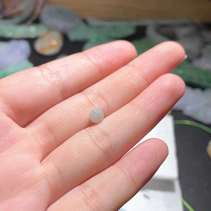 颈饰未镶嵌翡翠鹿****聊天