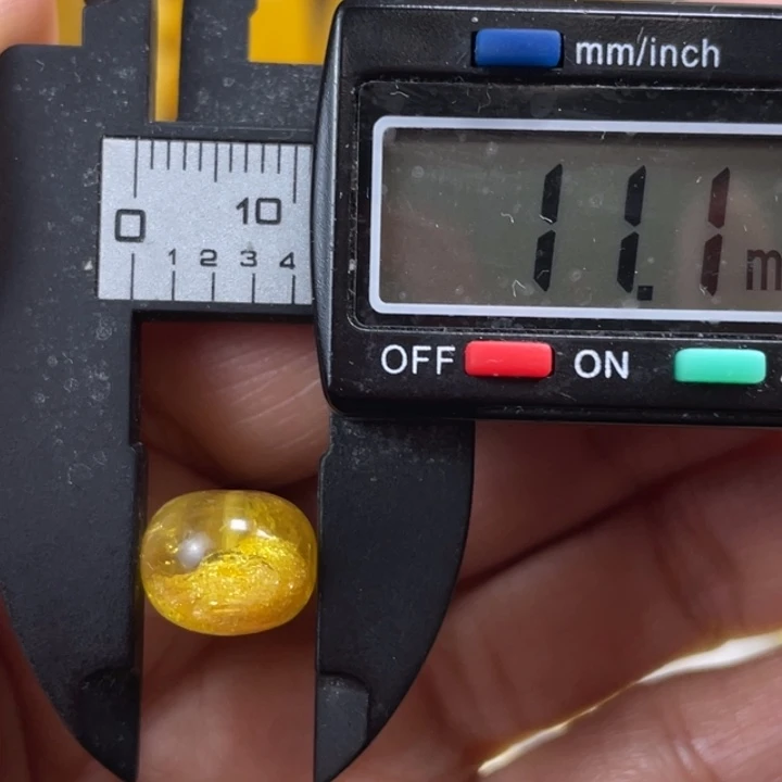 蜜蜡未镶嵌裸石1杂