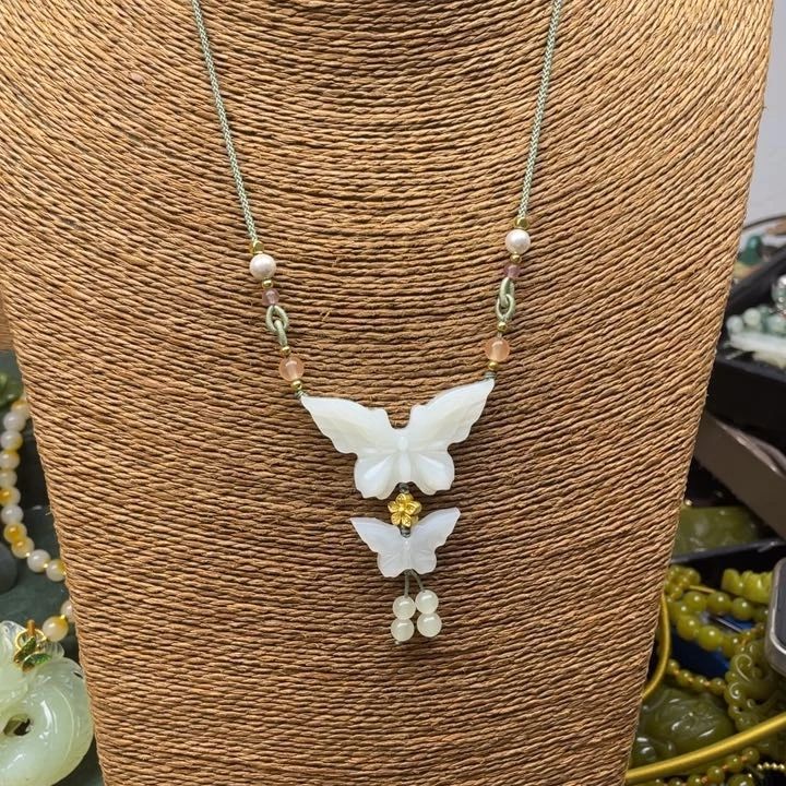 蛇纹石玉未镶嵌吊坠