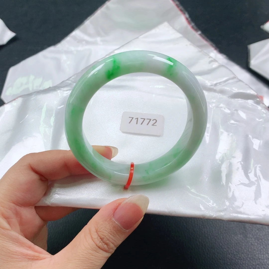 翡翠未镶嵌手镯03