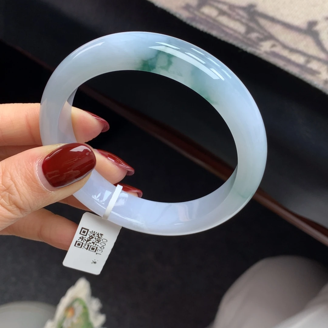 ****灿翡翠未镶嵌手镯飘花