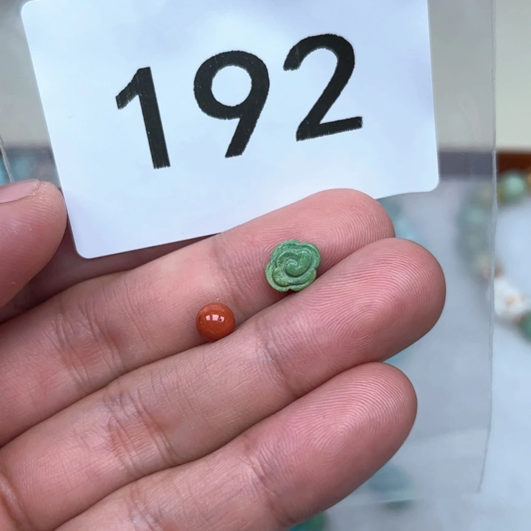 南红玛瑙未镶嵌珠宝奇石