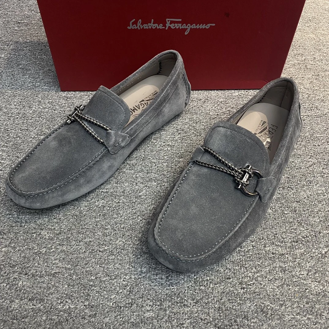 未使用 FERRAGAMO/菲拉格慕 深灰绒面牛皮银色 豆豆鞋 114030