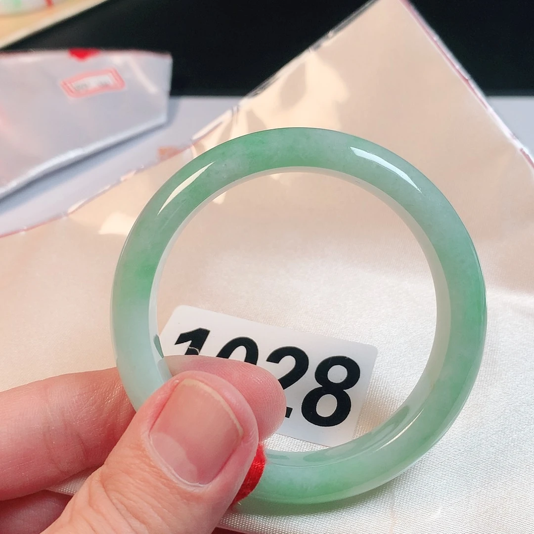 翡翠手镯未镶嵌翡翠手镯1028