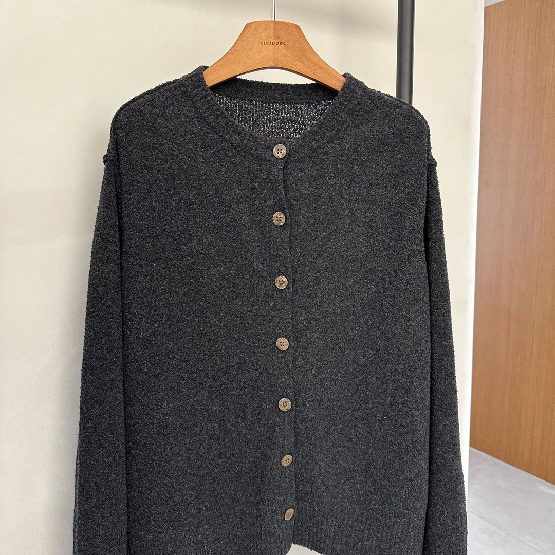 JIUJIU【春景熙暖】通勤百搭简约纯色圆领针织衫上衣女