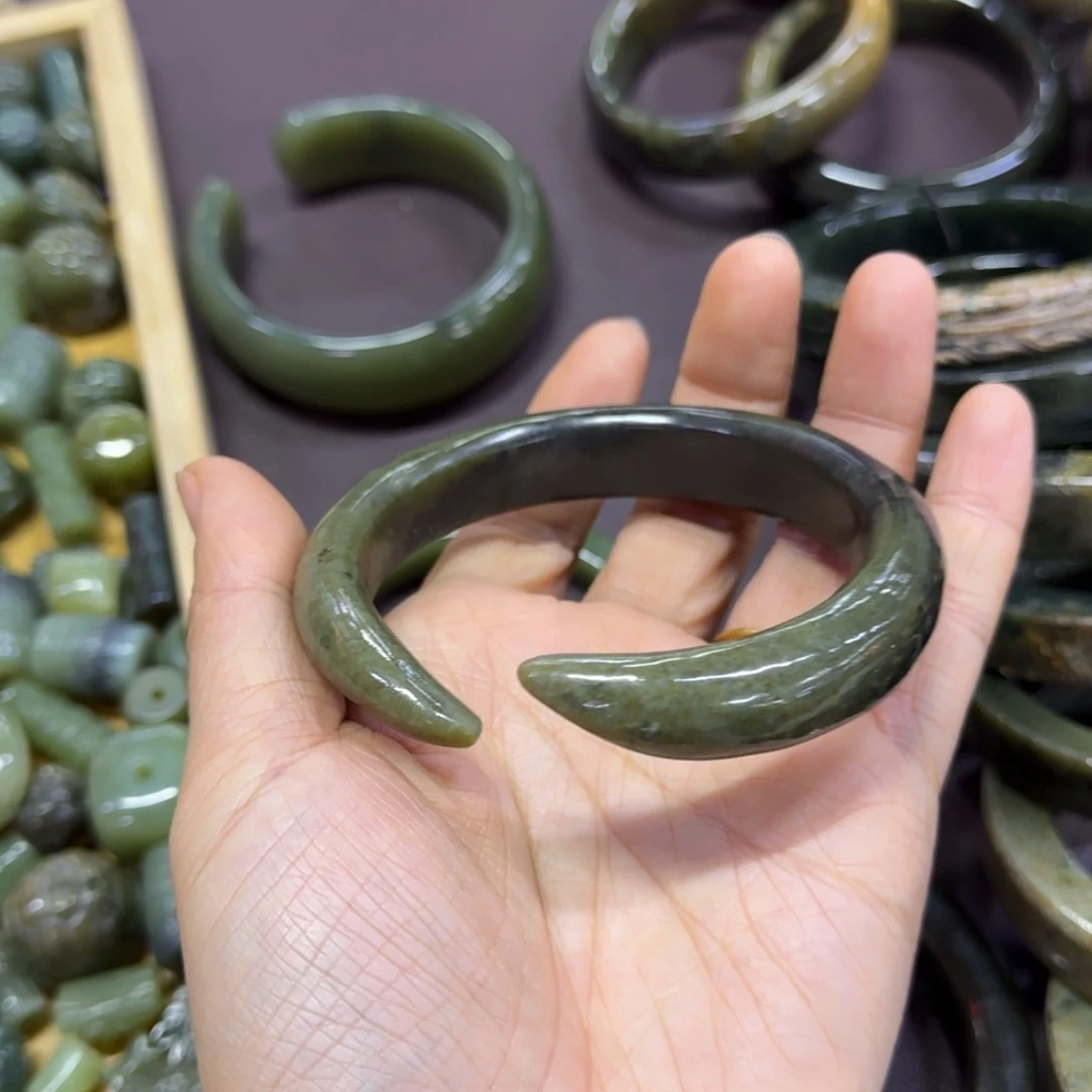 岫岩河磨玉（透闪石质玉）未镶嵌挂件