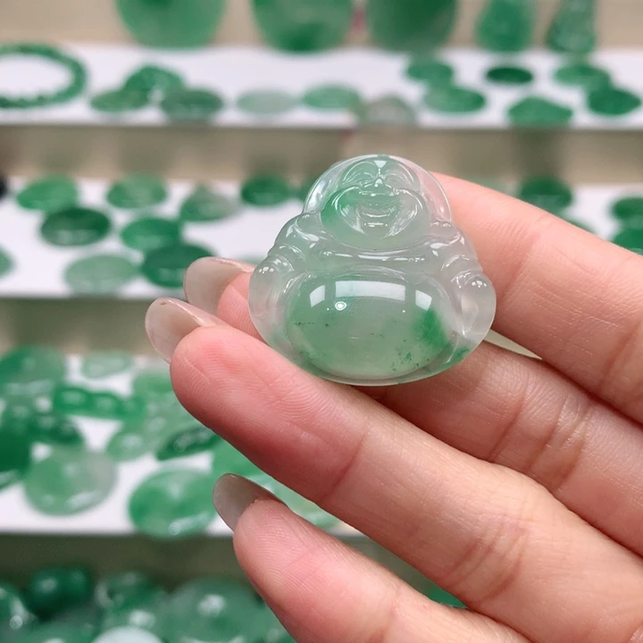 颈饰未镶嵌石英质玉犟****）