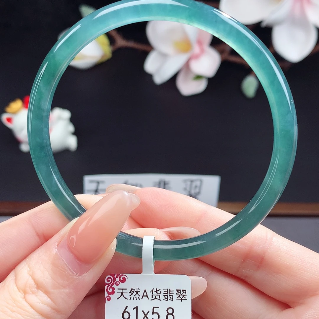 翡翠手镯（圆镯）未镶嵌