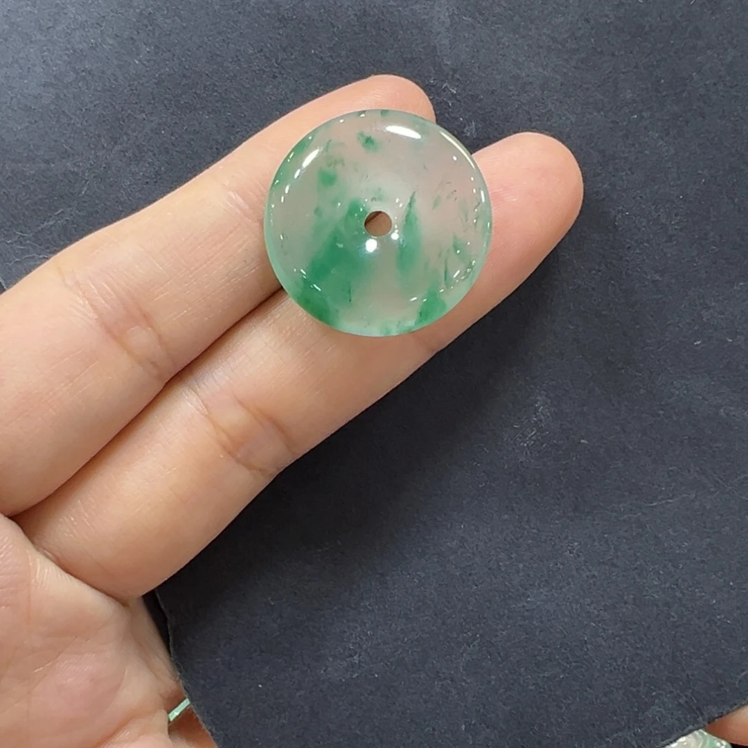 石英质玉未镶嵌颈饰